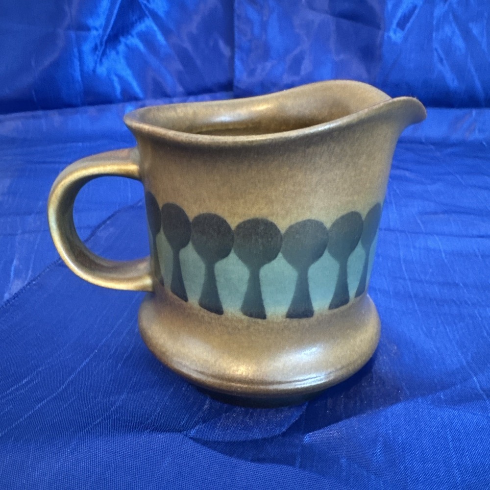 Goebel Wallis Oeslauer Manufaktur Bavaria Pottery W. Germany Creamer Pitcher